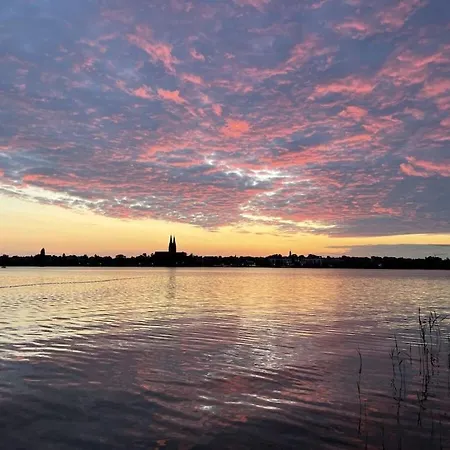 1 - Anett Pollok * Neuruppin