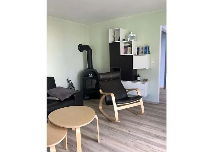 1 - Anett Pollok * Neuruppin