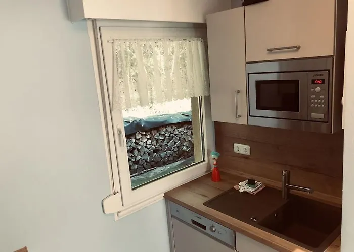 1 - Anett Pollok * Neuruppin