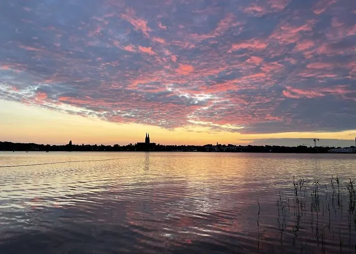 1 - Anett Pollok * Neuruppin